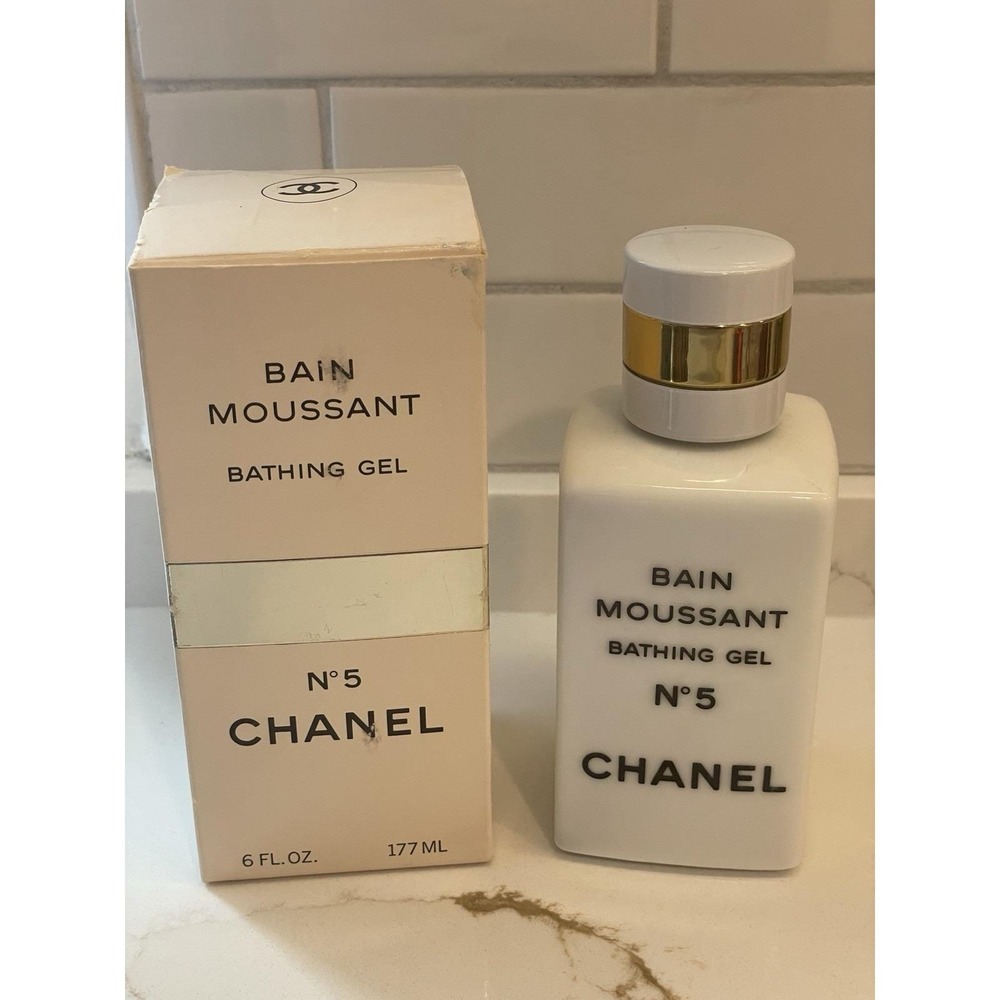 Vintage Chanel No 5 Bathing Gel Perfumed 6 fl oz Milk Glass Bottle‎ Full Box